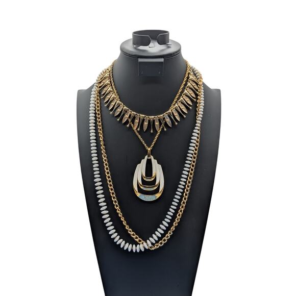 Lot of Four Gold Tone & White Theme Vintage Necklaces - Picture 11 of 11